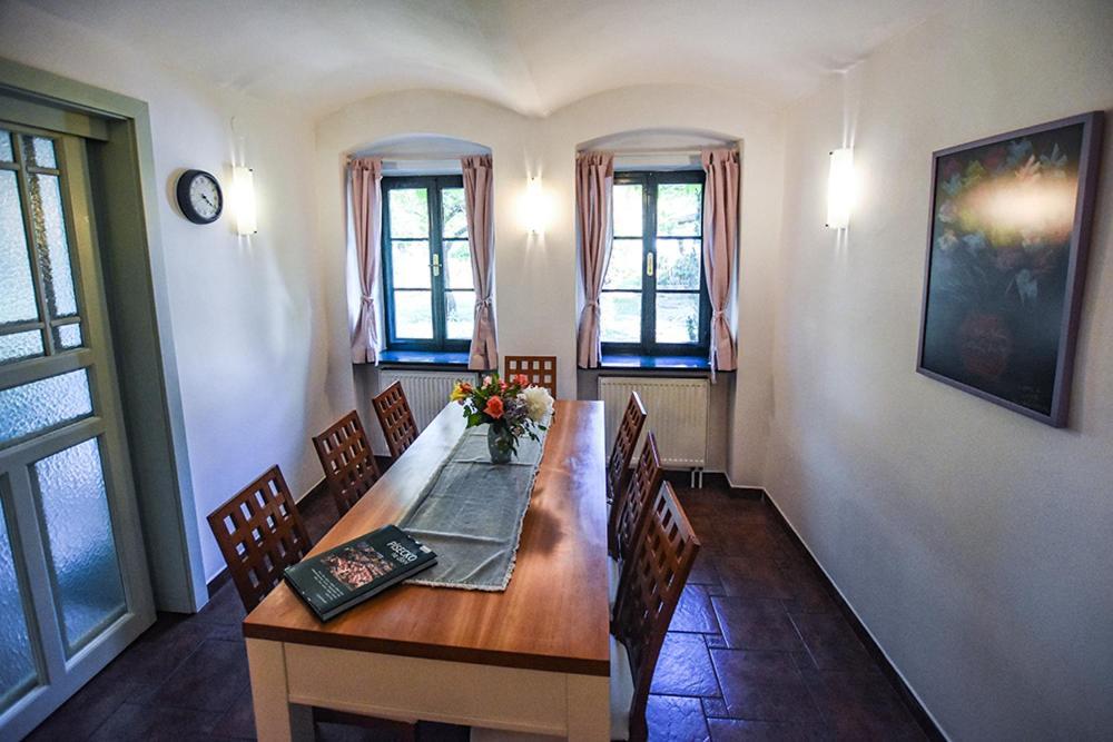 Dum V Zahrade Apartment Pisek  Bagian luar foto