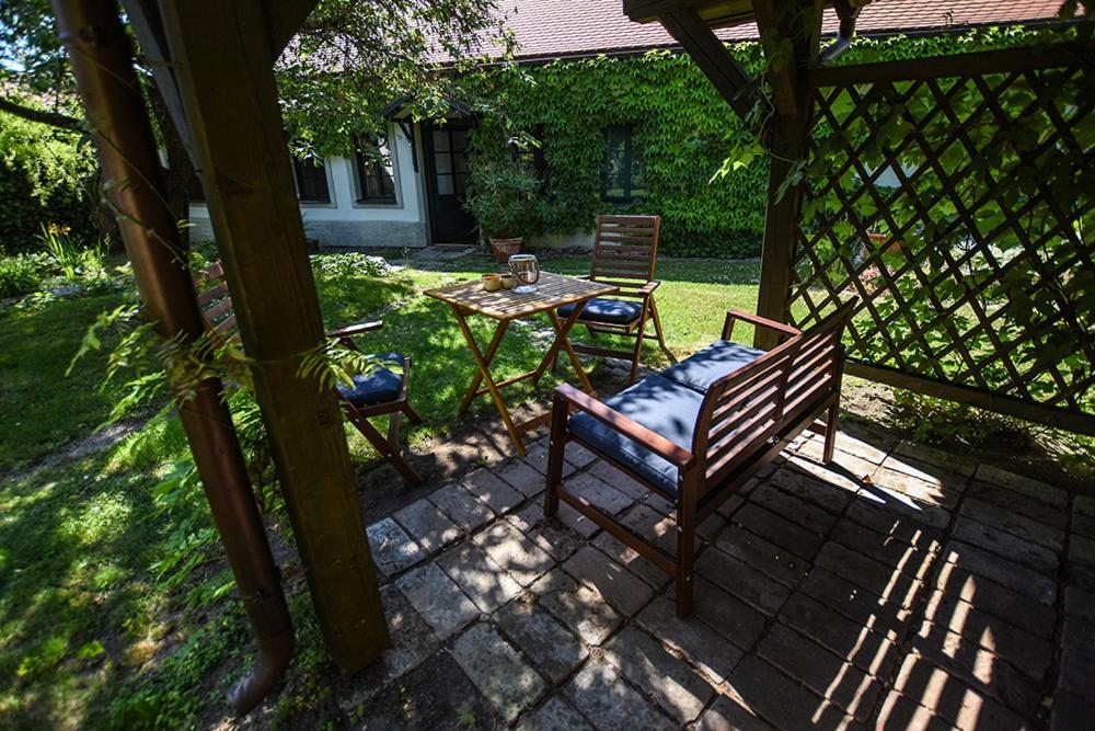 Dum V Zahrade Apartment Pisek  Bagian luar foto